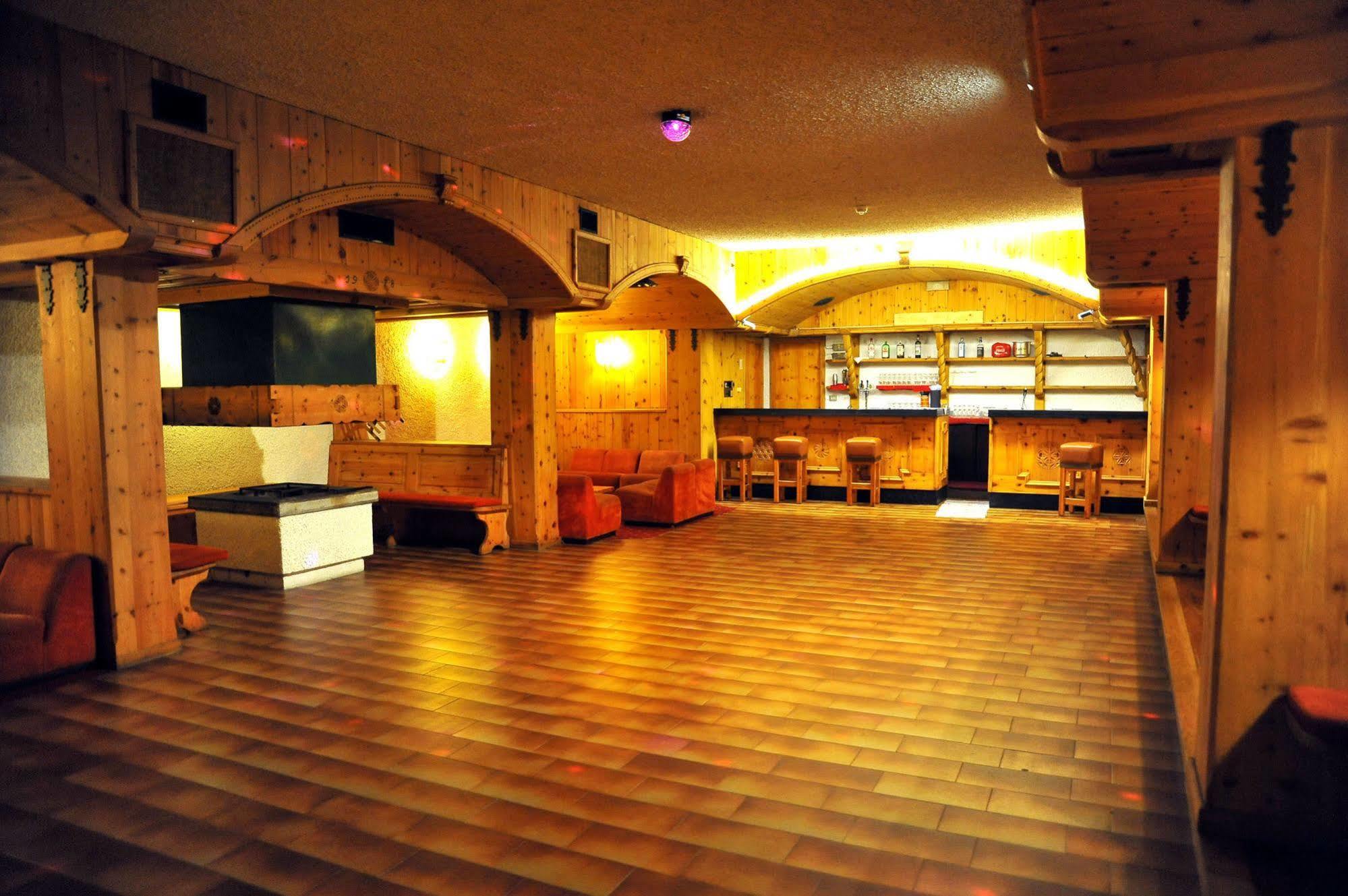 Hotel Nazionale Bormio Dış mekan fotoğraf